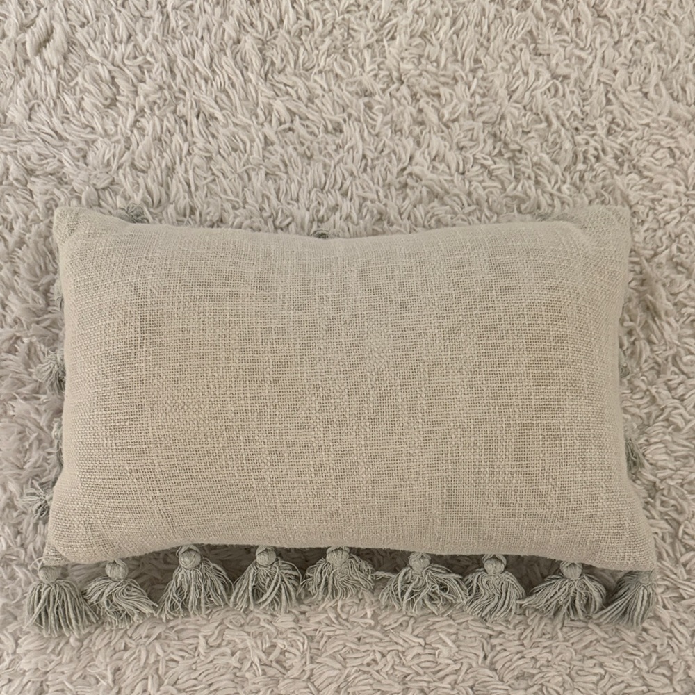 Green Tassel Decorative Throw Pillow